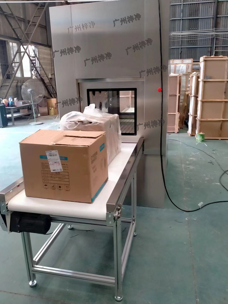 輸送線風淋傳遞窗與輸送線貨淋室是潔凈室中用于物品傳遞和空氣凈化的關鍵設備。